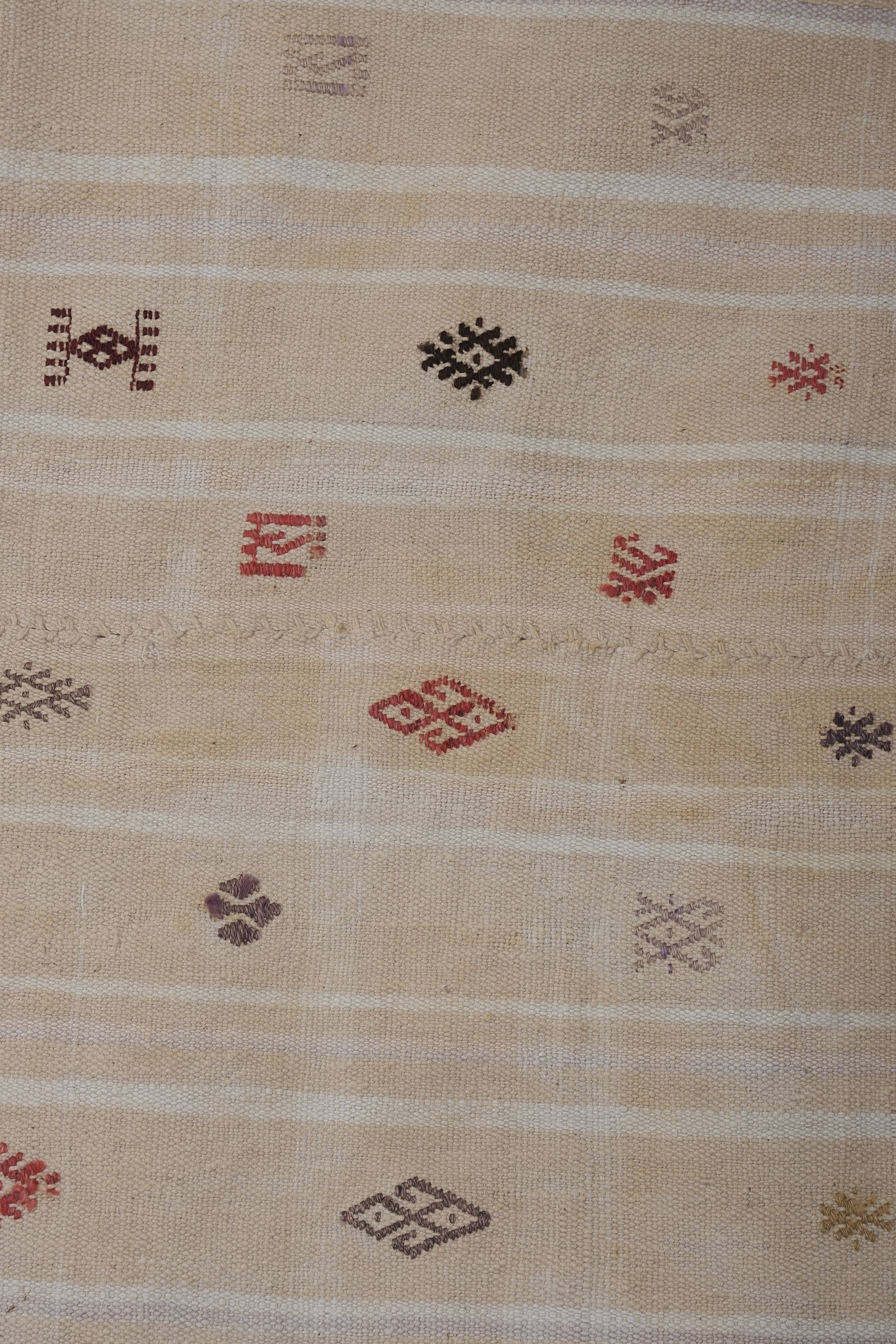 Vintage Turkish Kilim Rug 4'1'' x 6'9''