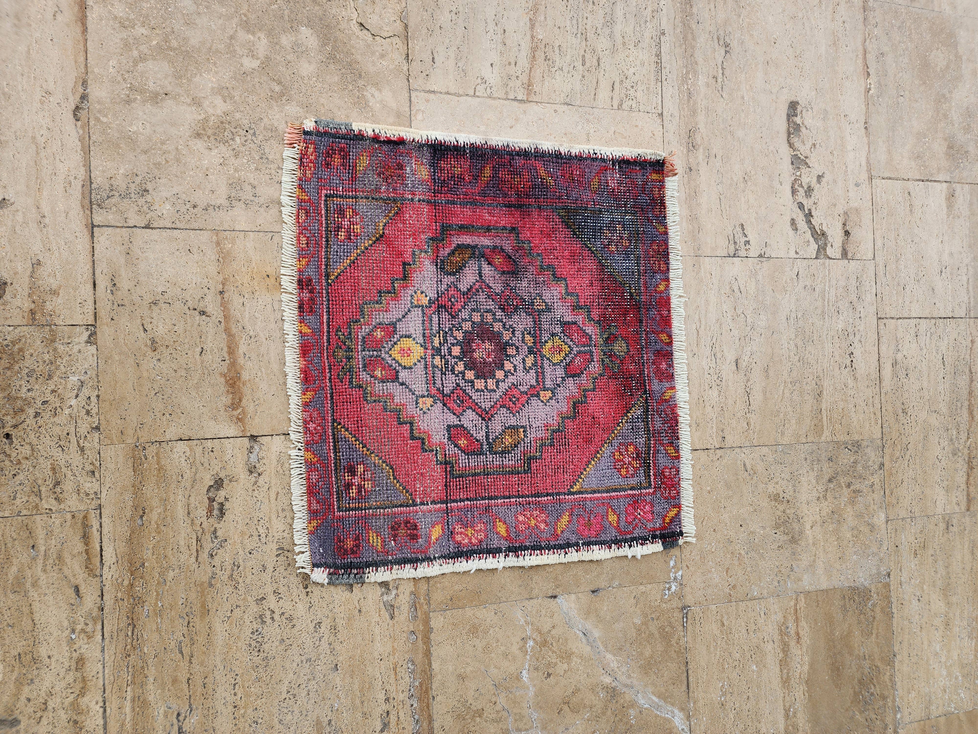 Vintage Turkish Rug 25'' x 28''