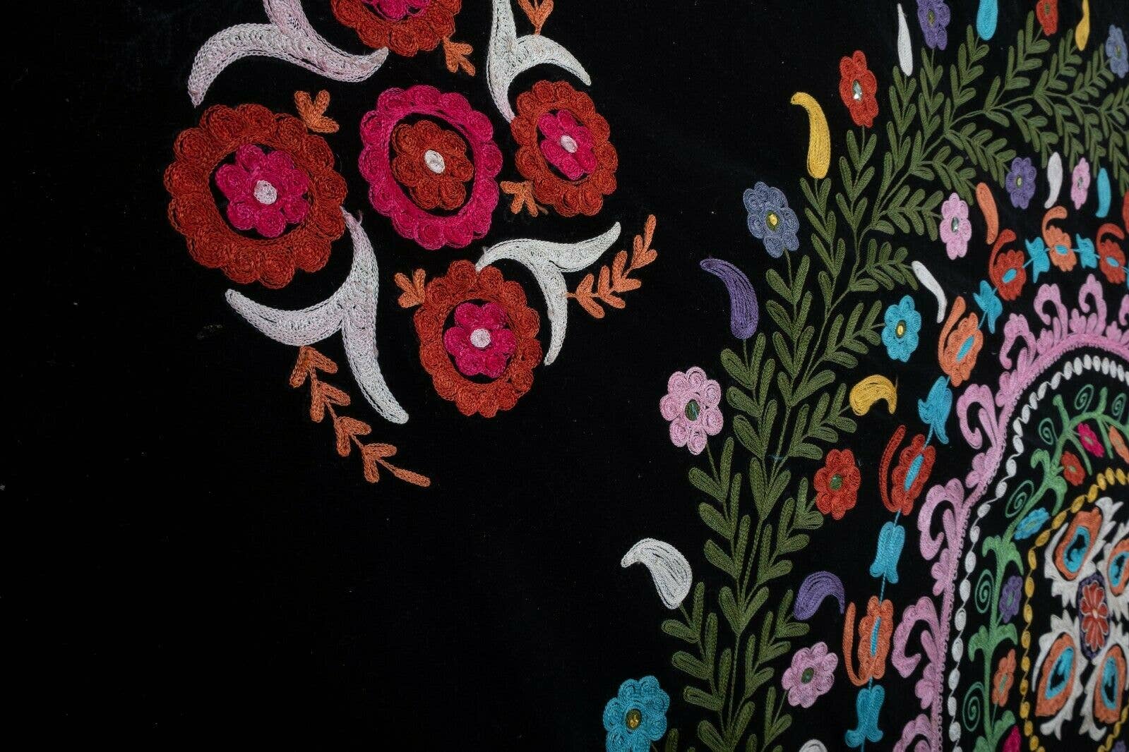 Suzani Wall Hanging & Bedspread | 6'6'' x 6'10''