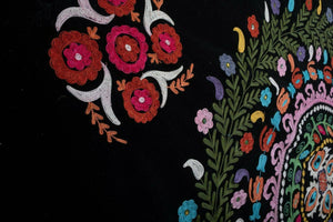 Suzani Wall Hanging & Bedspread | 6'6'' x 6'10''