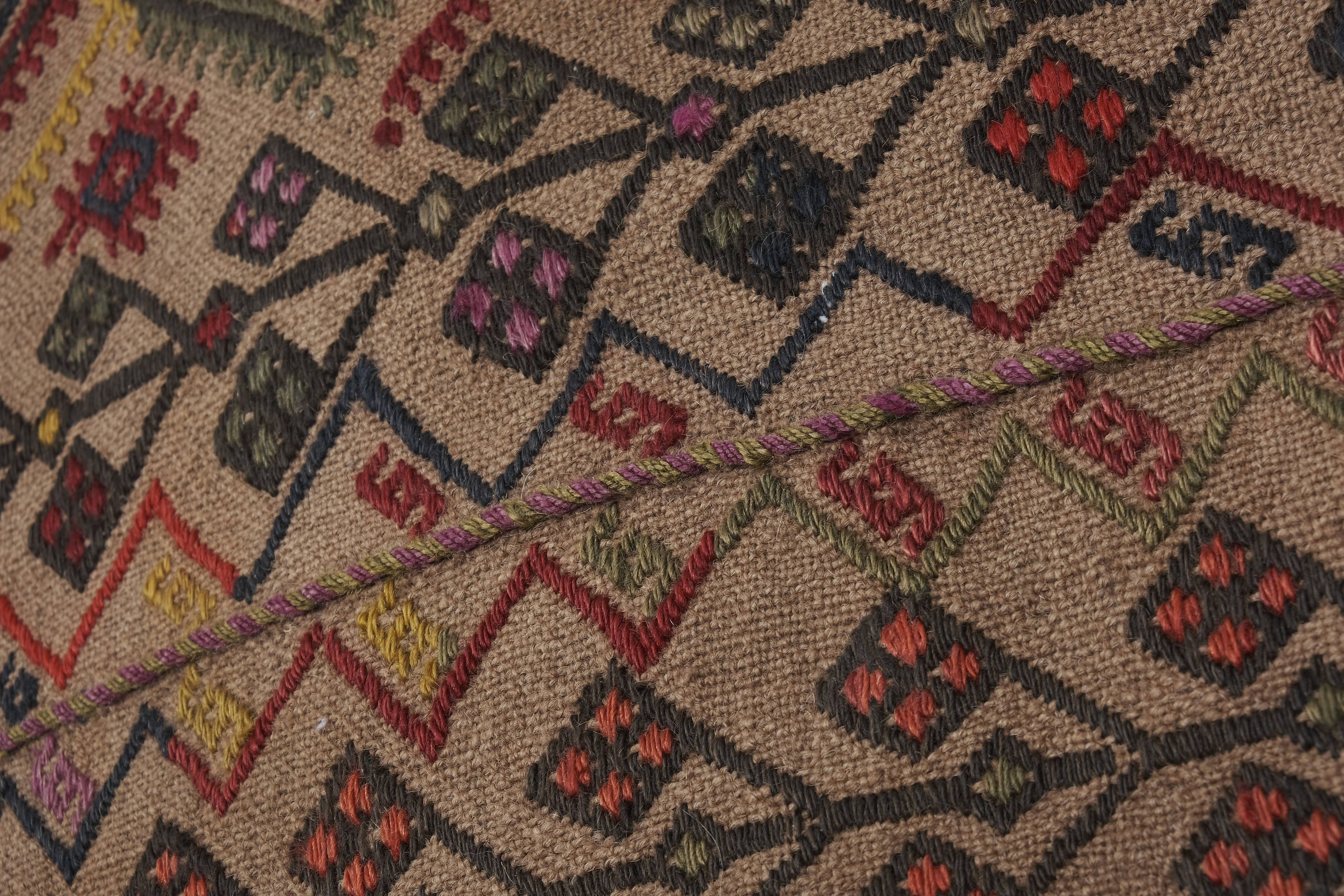 Vintage Turkish Kilim Rug 5'9'' x 6'8''