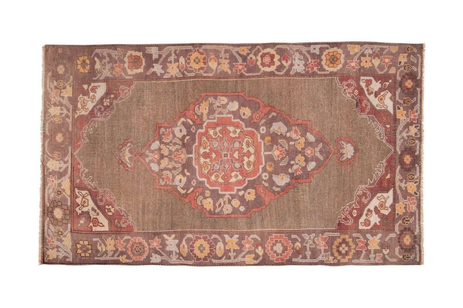 Vintage Turkish Karapinar Rug 5' x 8'6''