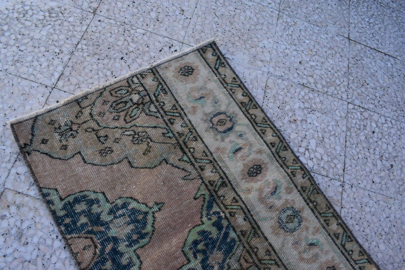 Vintage Turkish Rug 26'' x 35''