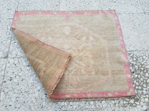 Vintage Oushak Rug 23'' x 28''