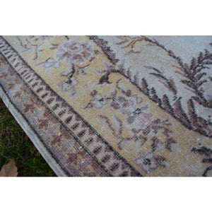 Vintage Turkish Rug 5'6'' x 9'