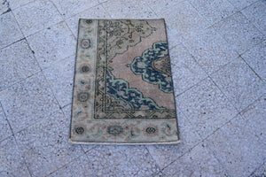 Vintage Turkish Rug 24'' x 34''