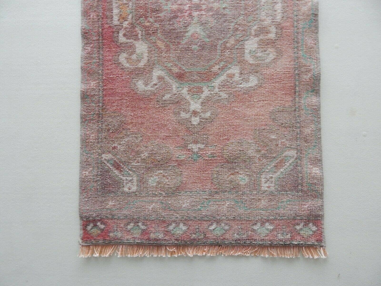 Vintage Oushak Rug 20'' x 39''