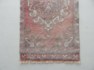 Vintage Oushak Rug 20'' x 39''