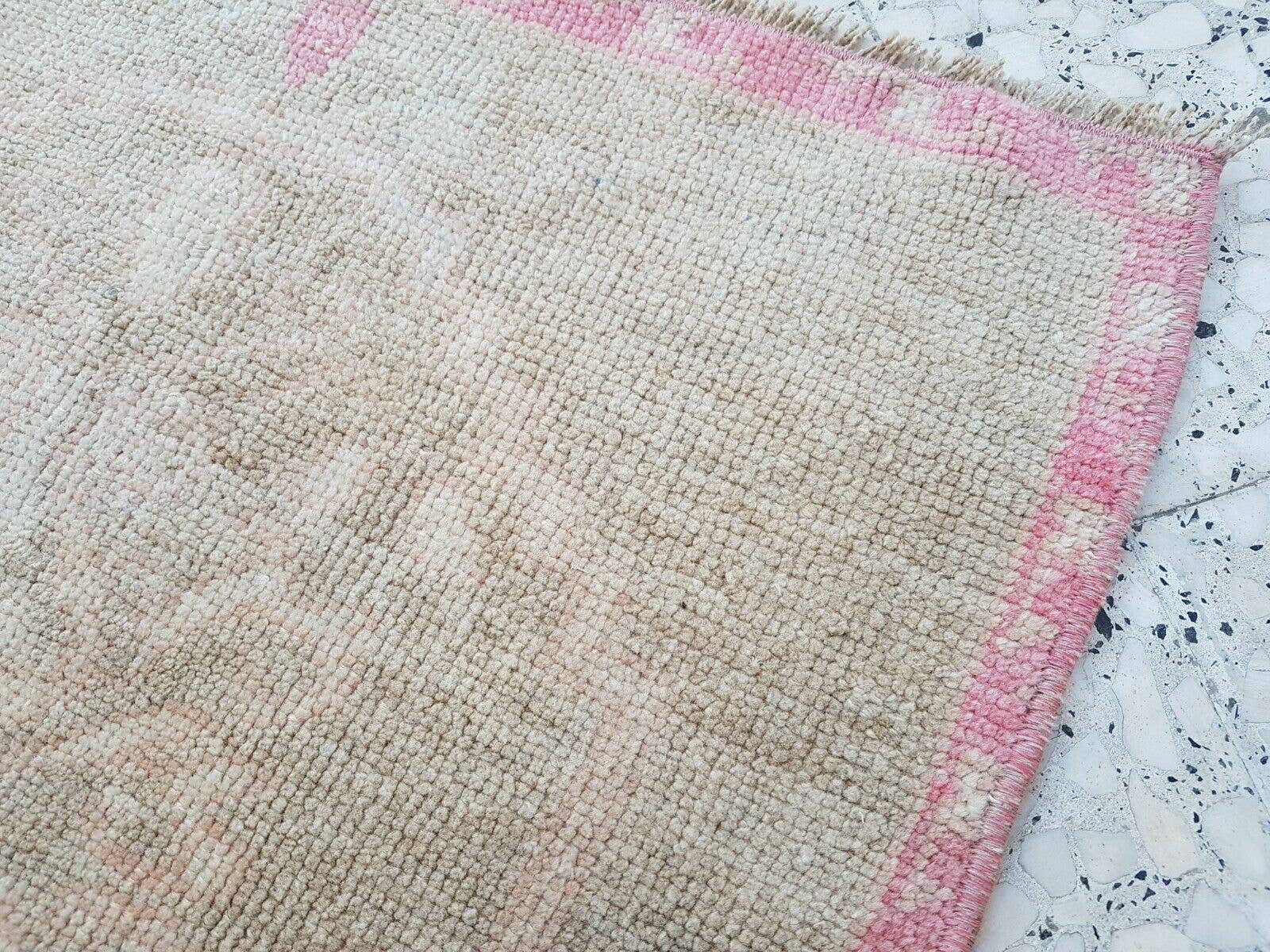 Vintage Oushak Rug 23'' x 28''