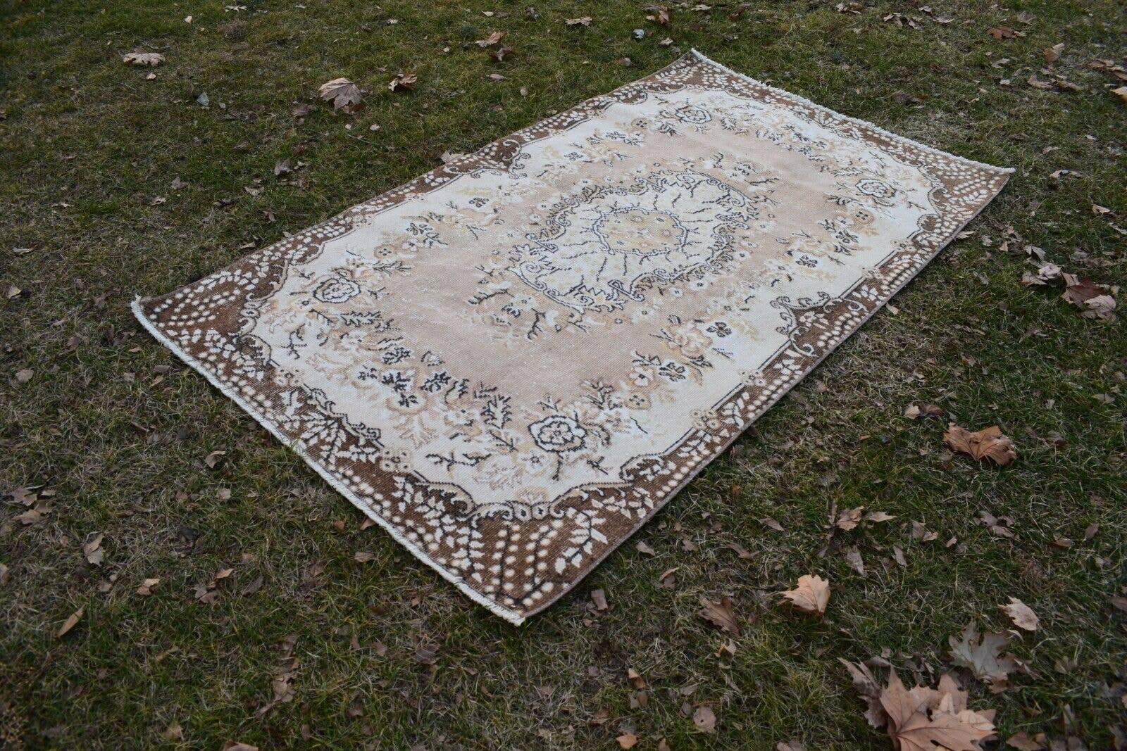 Vintage Turkish Rug 3'10'' x 6'8''