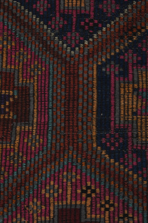Vintage Turkish Kilim Rug 5'6'' x 9'2''