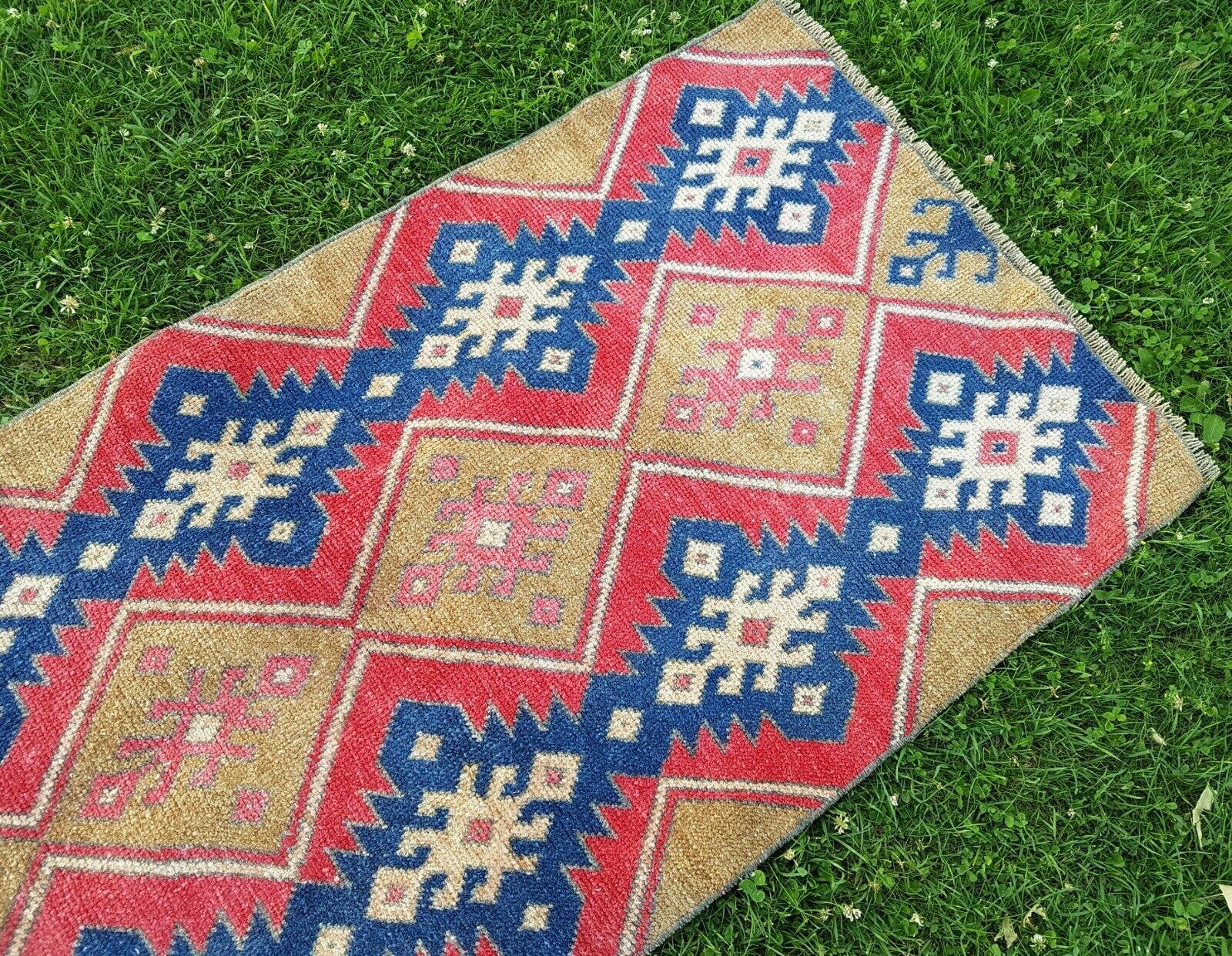 Vintage Turkish Karapinar Rug 2'7'' x 5'5''