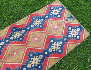 Vintage Turkish Karapinar Rug 2'7'' x 5'5''