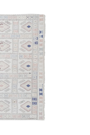 Vintage Turkish Kilim Rug 4'1'' x 7'1''