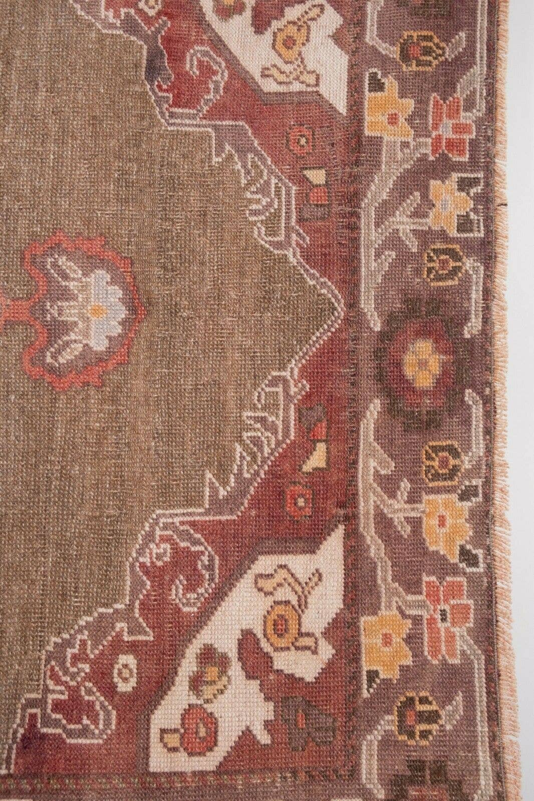 Vintage Turkish Karapinar Rug 5' x 8'6''