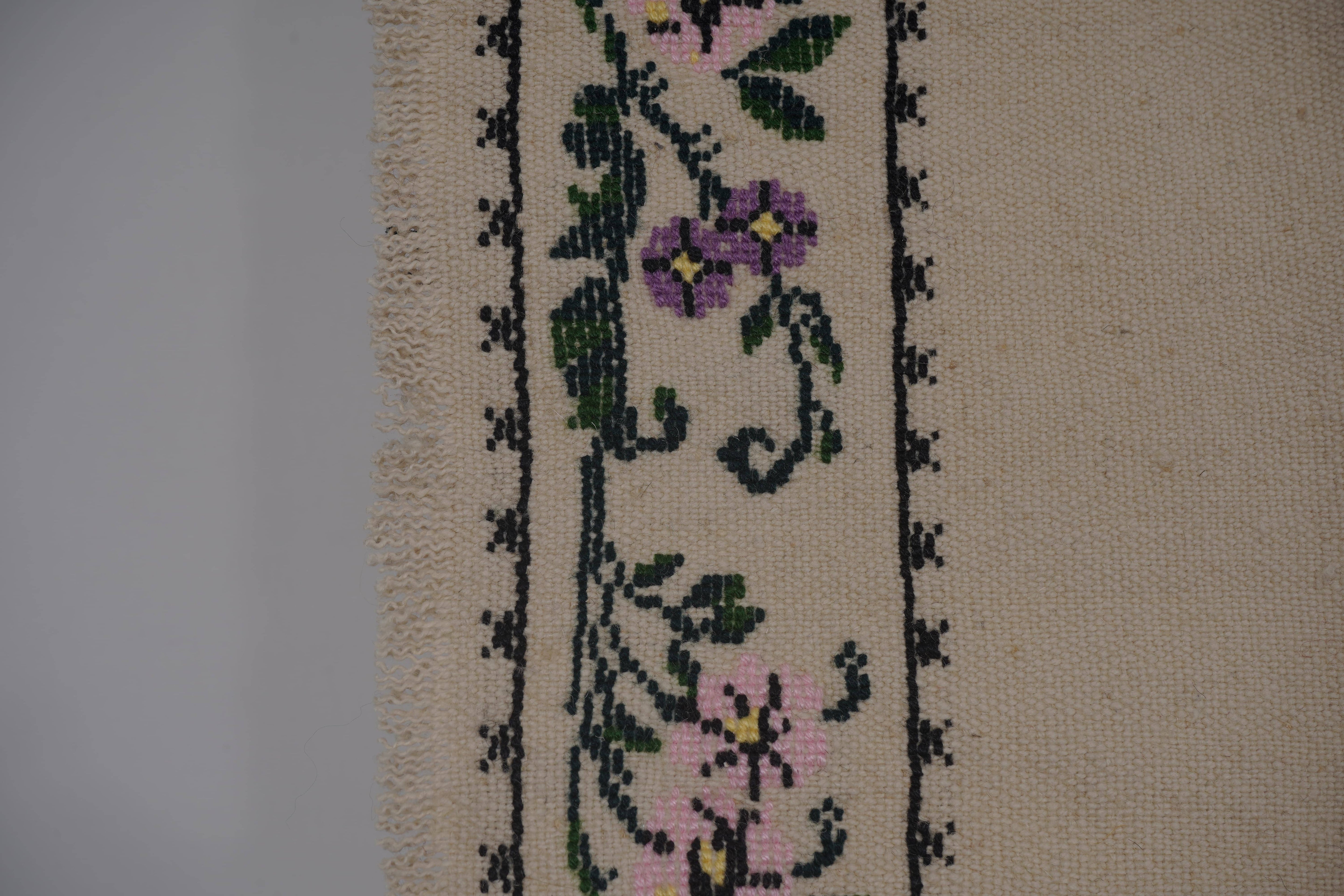 Vintage Aubusson Floral Kilim Rug 5'2'' x 8'2''