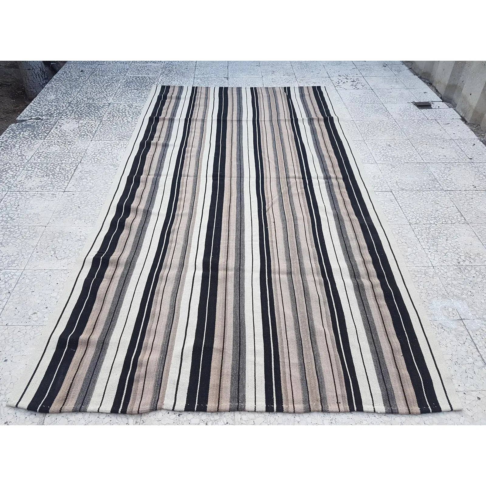 Vintage Turkish Kilim Rug 4'9'' x 9'3''