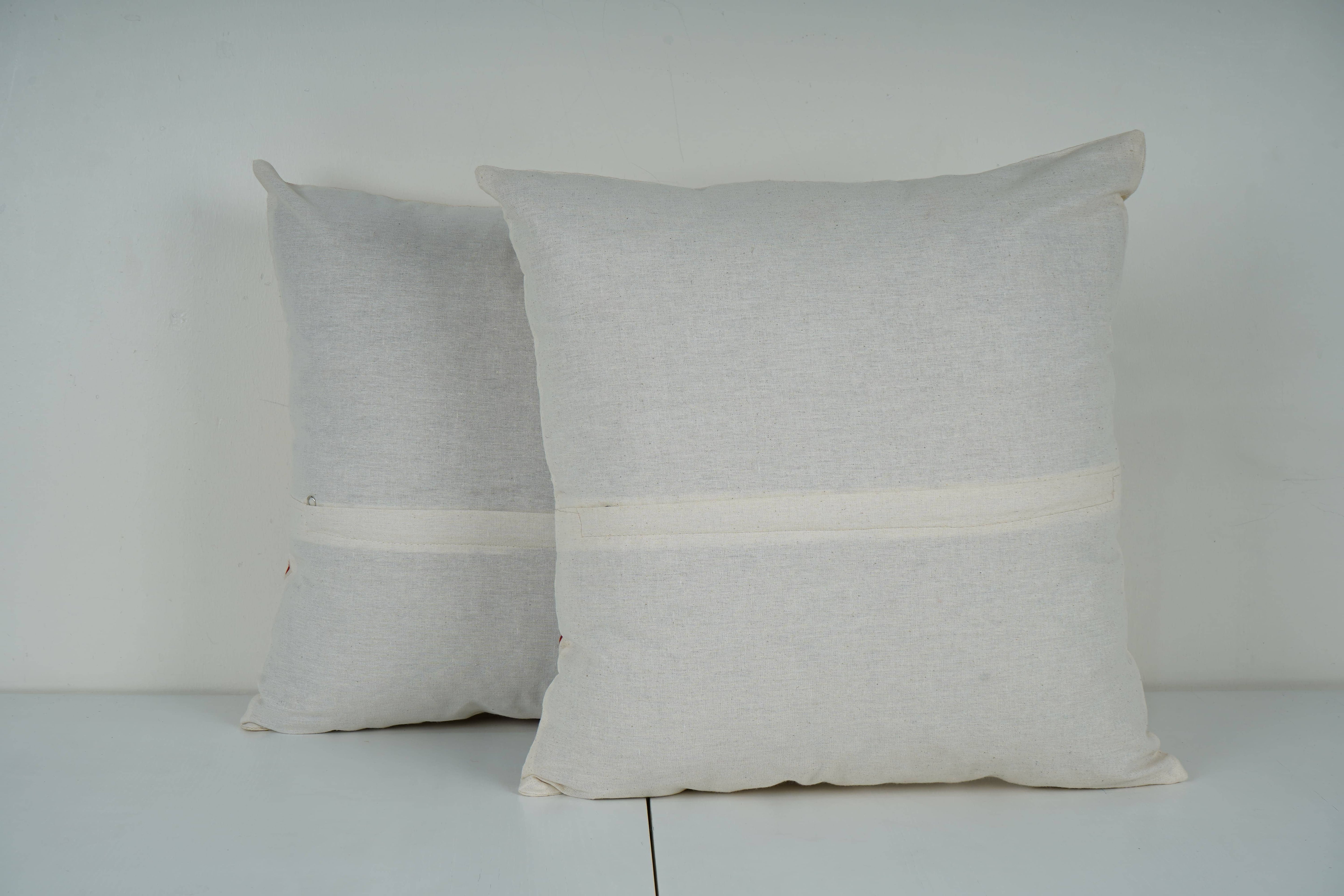 Turtle Suzani Pillow Cover | 18'' x 19''