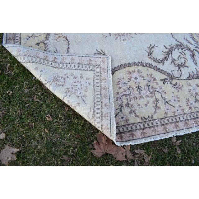 Vintage Turkish Rug 5'6'' x 9'