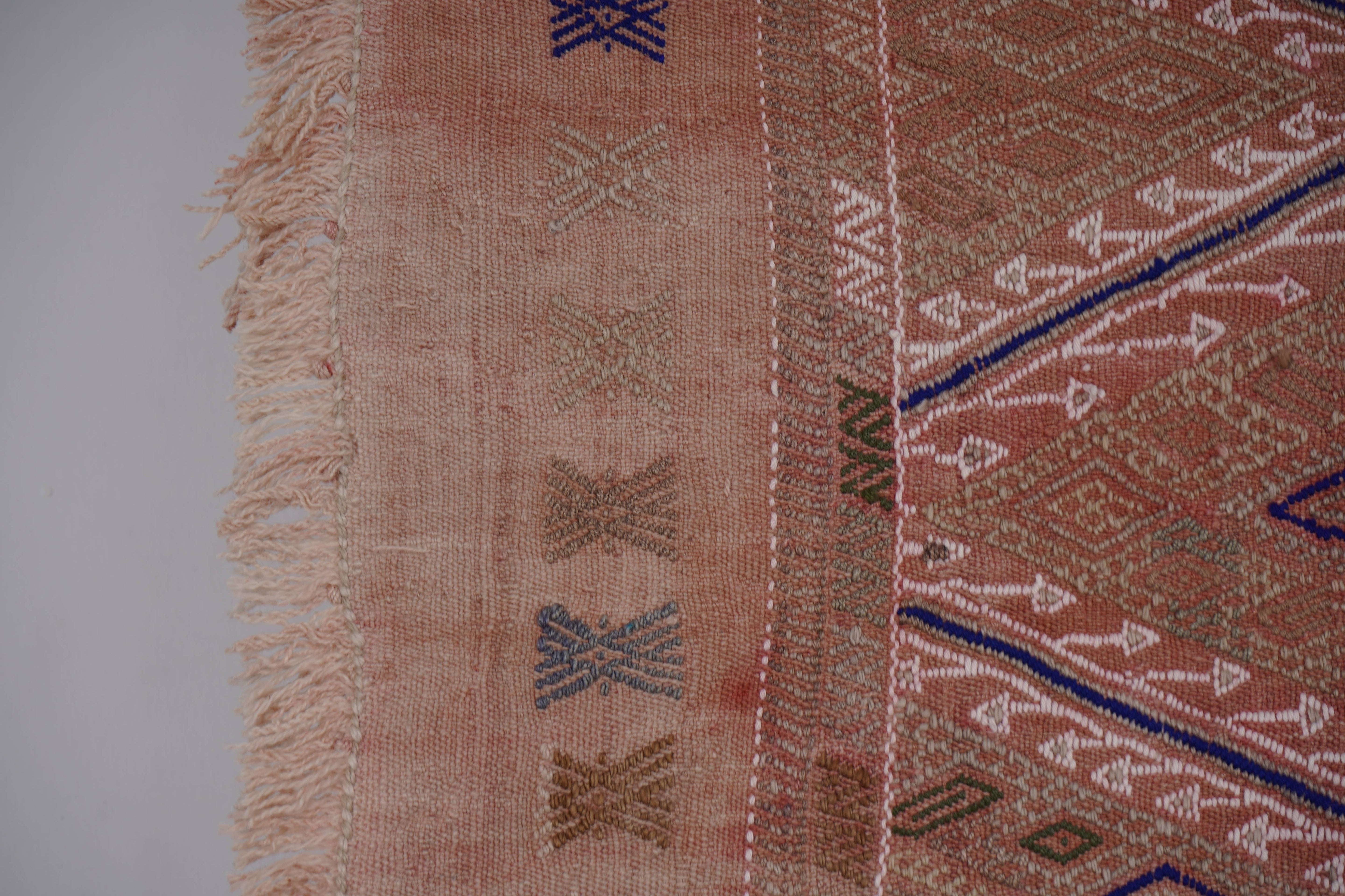 Vintage Turkish Kilim Rug 5'5'' x 7'8''