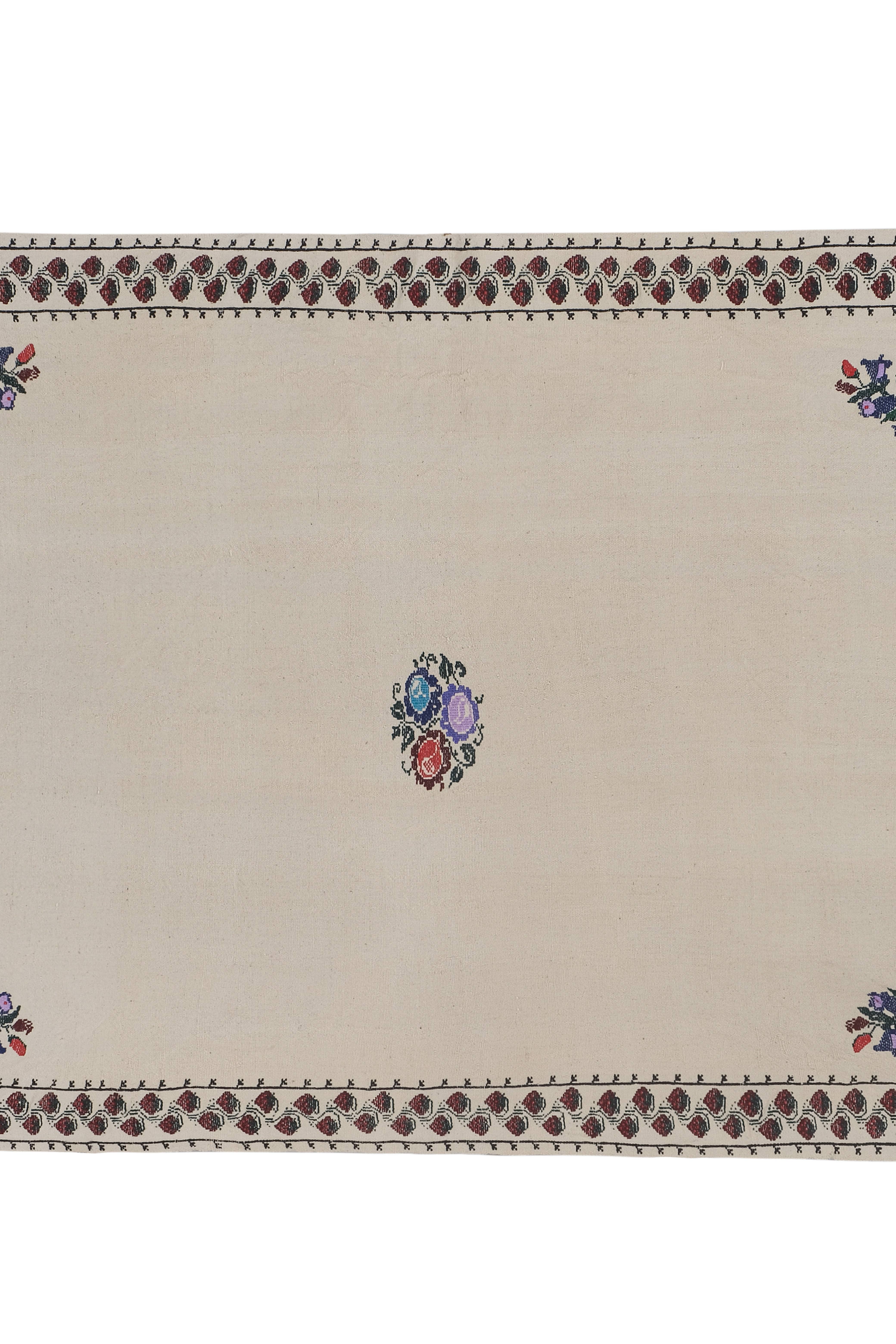Vintage Turkish Kilim Rug 5'5'' x 8'2''