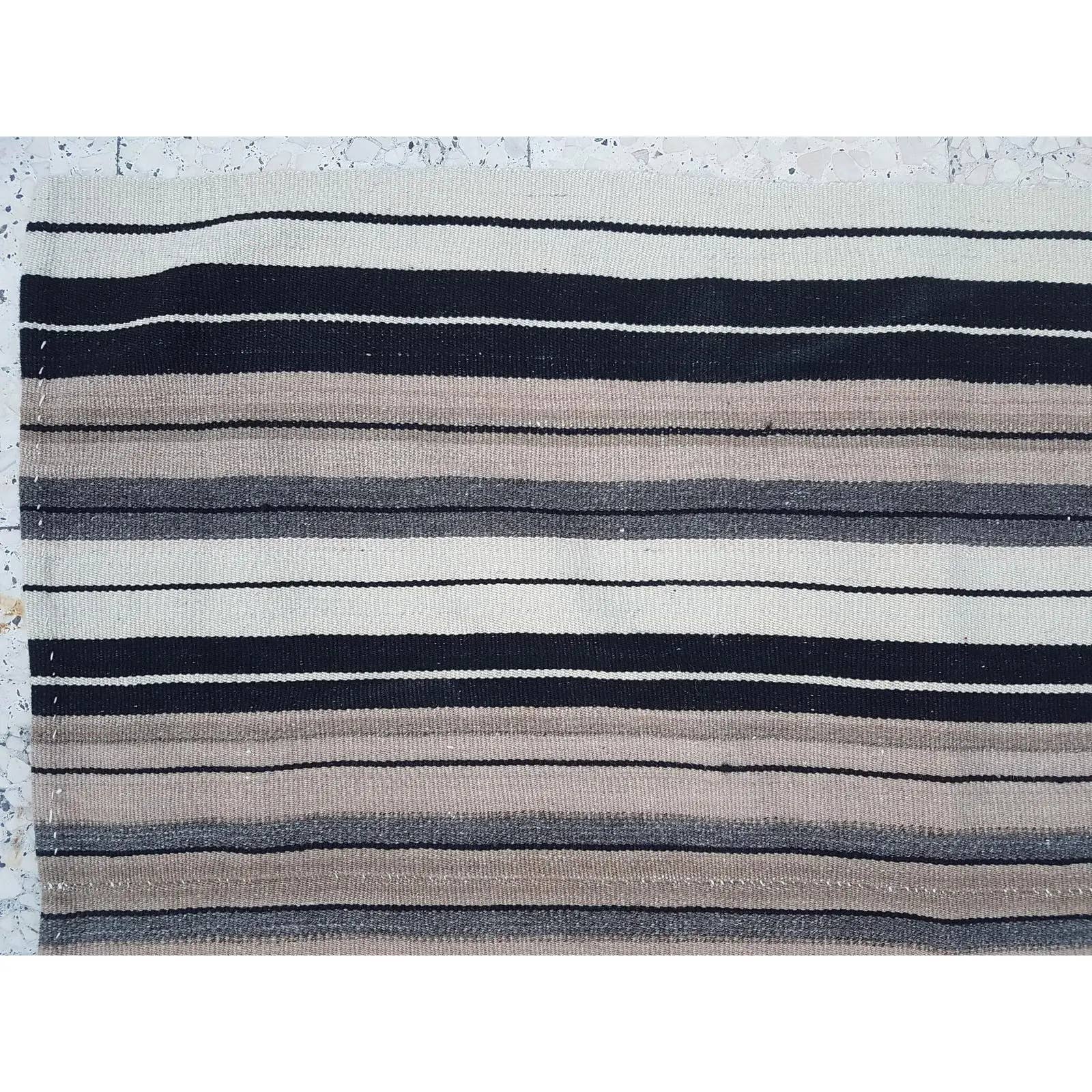 Vintage Turkish Kilim Rug 4'9'' x 9'3''