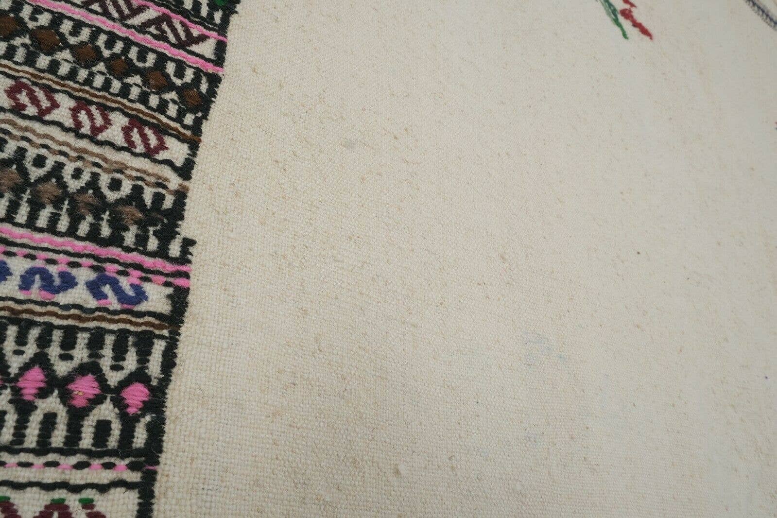 Vintage Turkish Kilim Rug 4'7'' x 7'9''