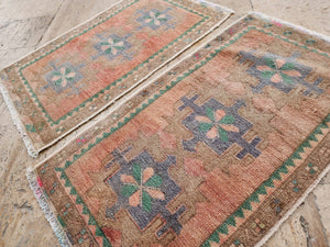 Vintage Oushak Yastik Rugs Set of 2 | 20'' x 32''