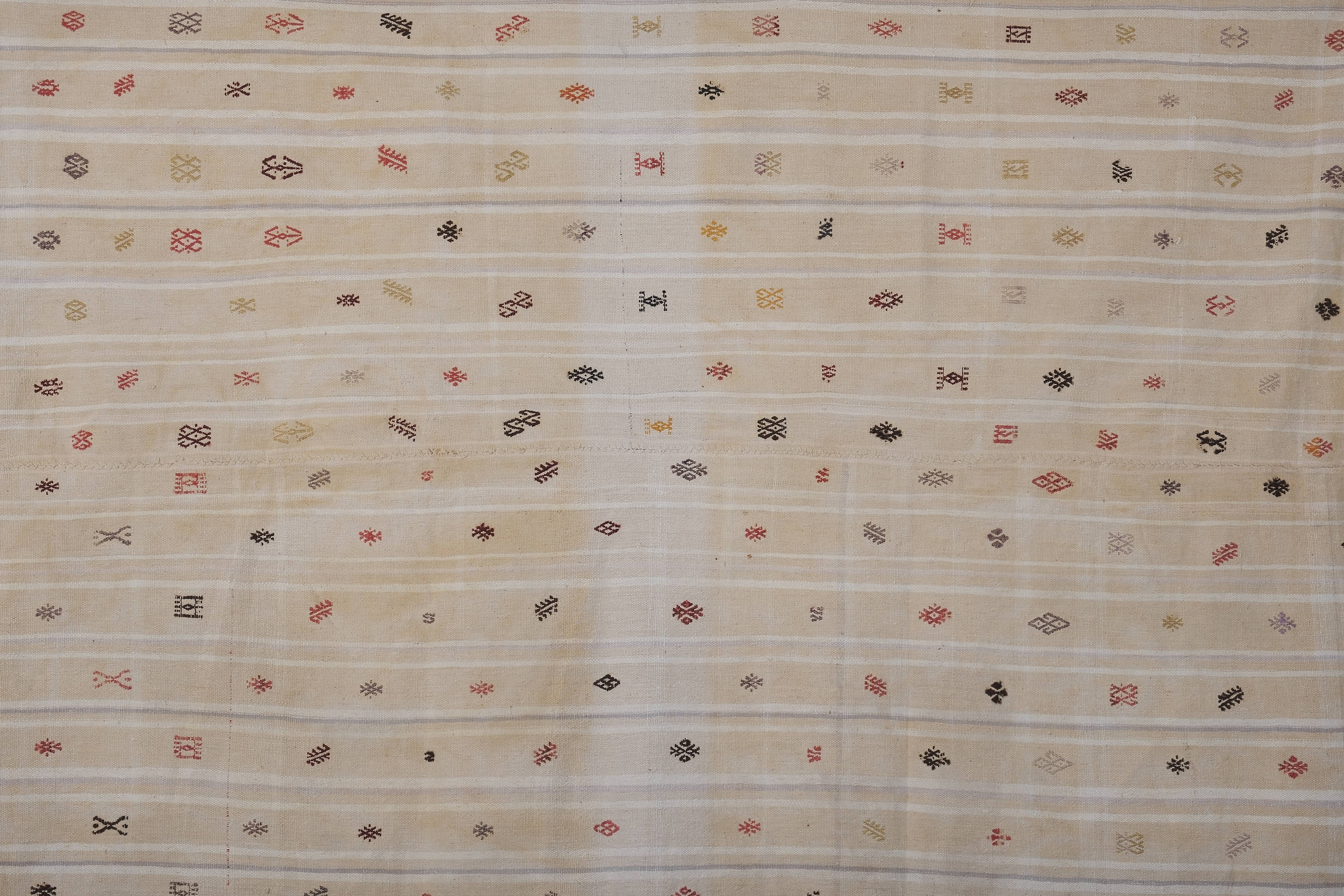 Vintage Turkish Kilim Rug 4'1'' x 6'9''