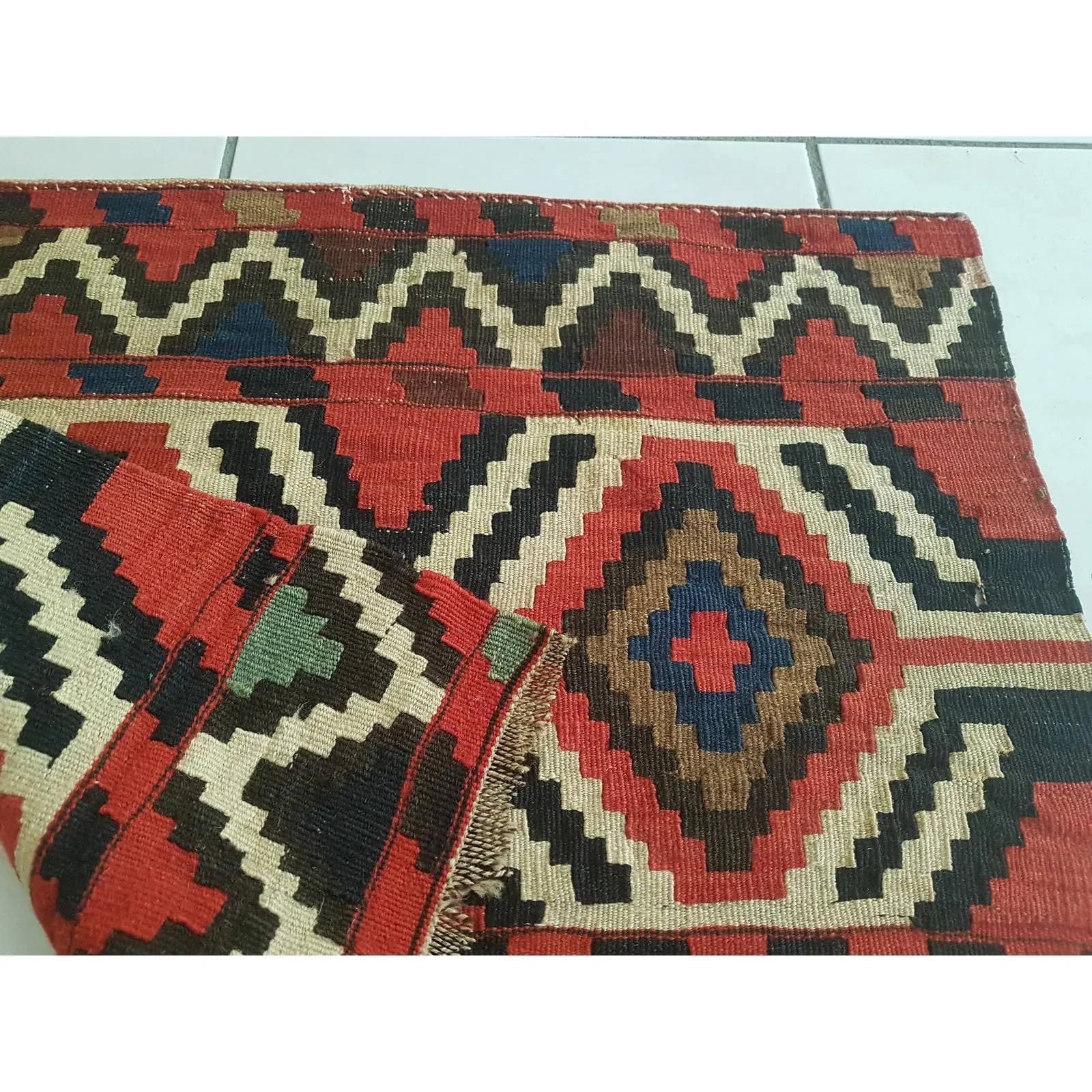 Vintage Turkish Rug 20'' x 23''