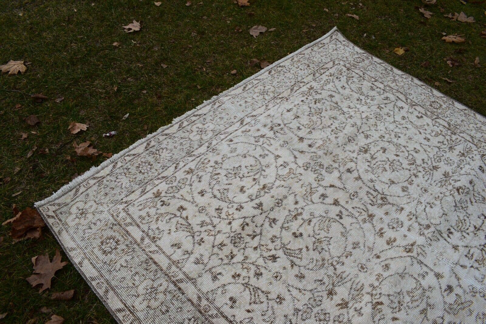 Vintage Oushak Rug 5'6'' x 9'6''