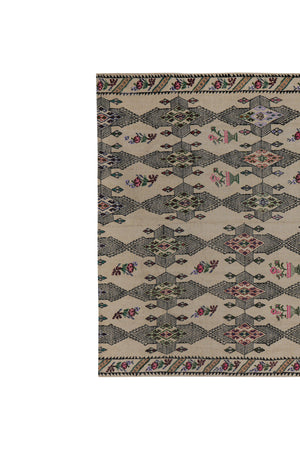 Vintage Turkish Kilim Rug 5'6'' x 7'6''