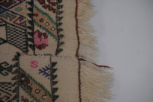 Vintage Turkish Kilim Rug 5'6'' x 7'6''