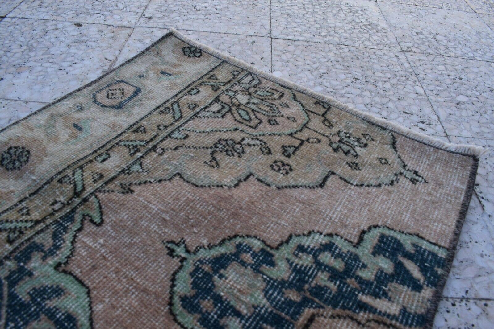 Vintage Turkish Rug 24'' x 34''