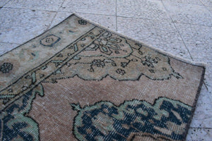 Vintage Turkish Rug 24'' x 34''