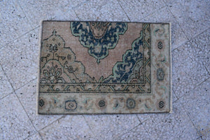 Vintage Turkish Rug 24'' x 34''