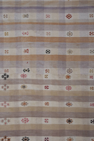 Vintage Turkish Kilim Rug 5'9'' x 8'5''