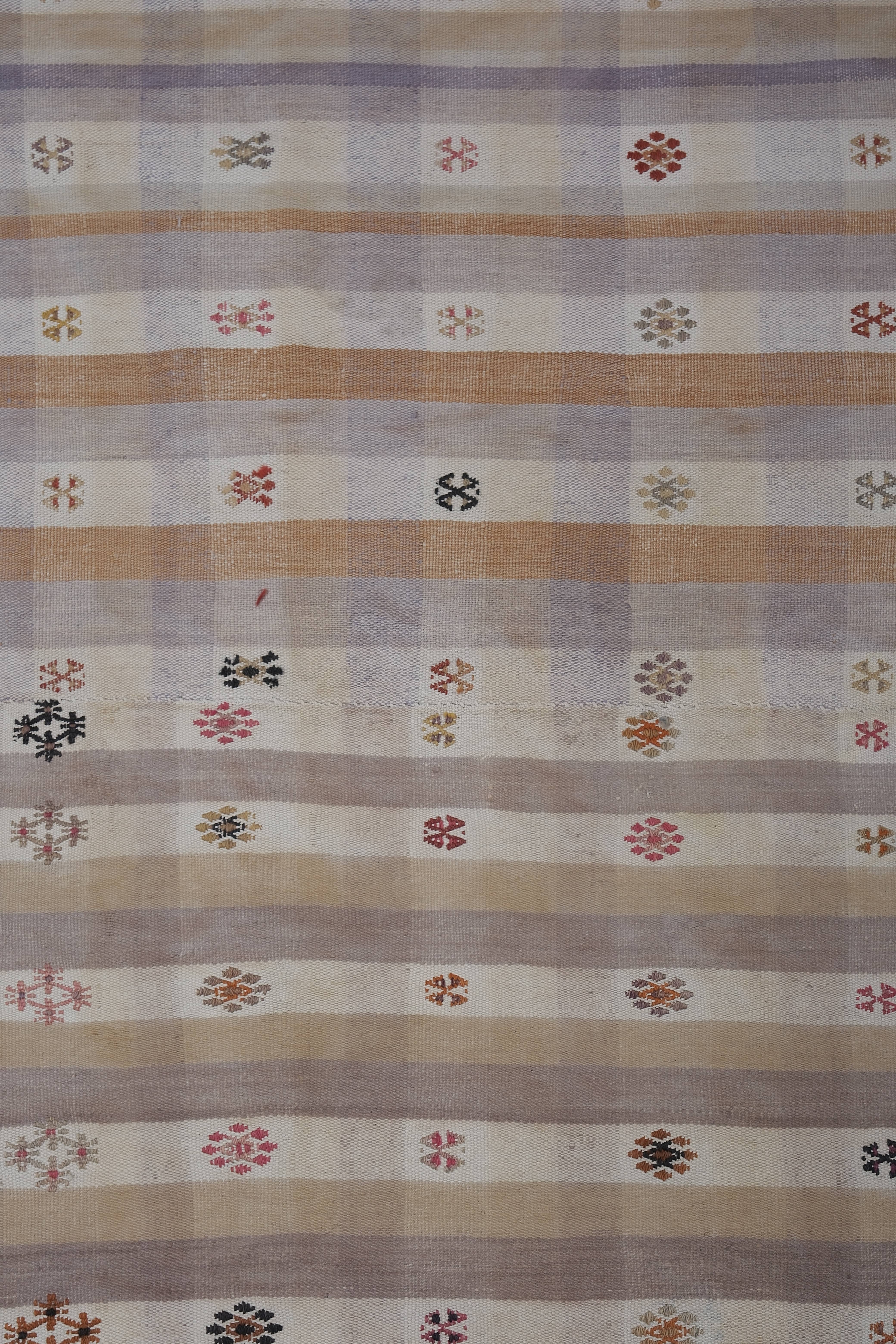 Vintage Turkish Kilim Rug 5'9'' x 8'5''