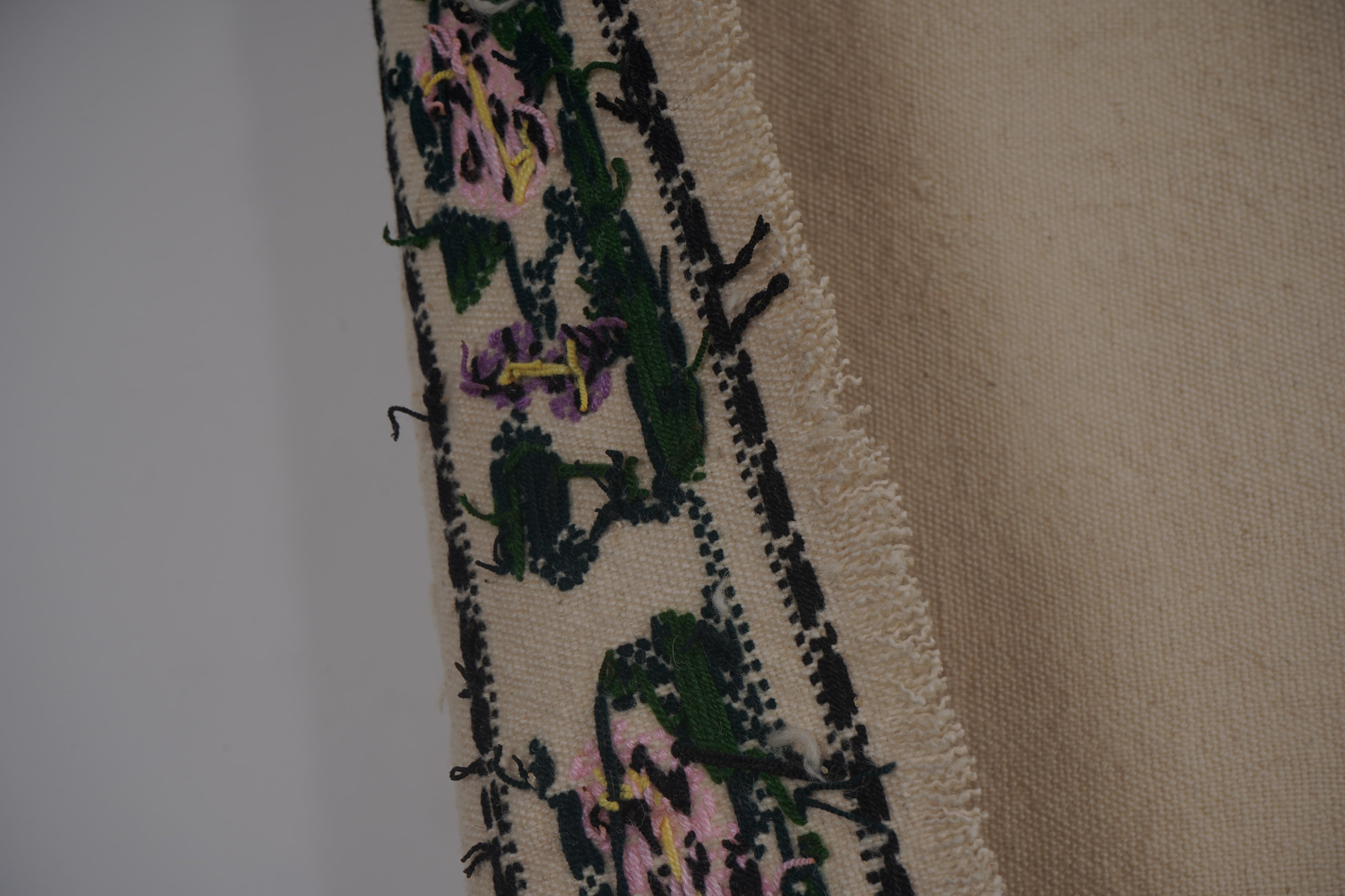 Vintage Aubusson Floral Kilim Rug 5'2'' x 8'2''