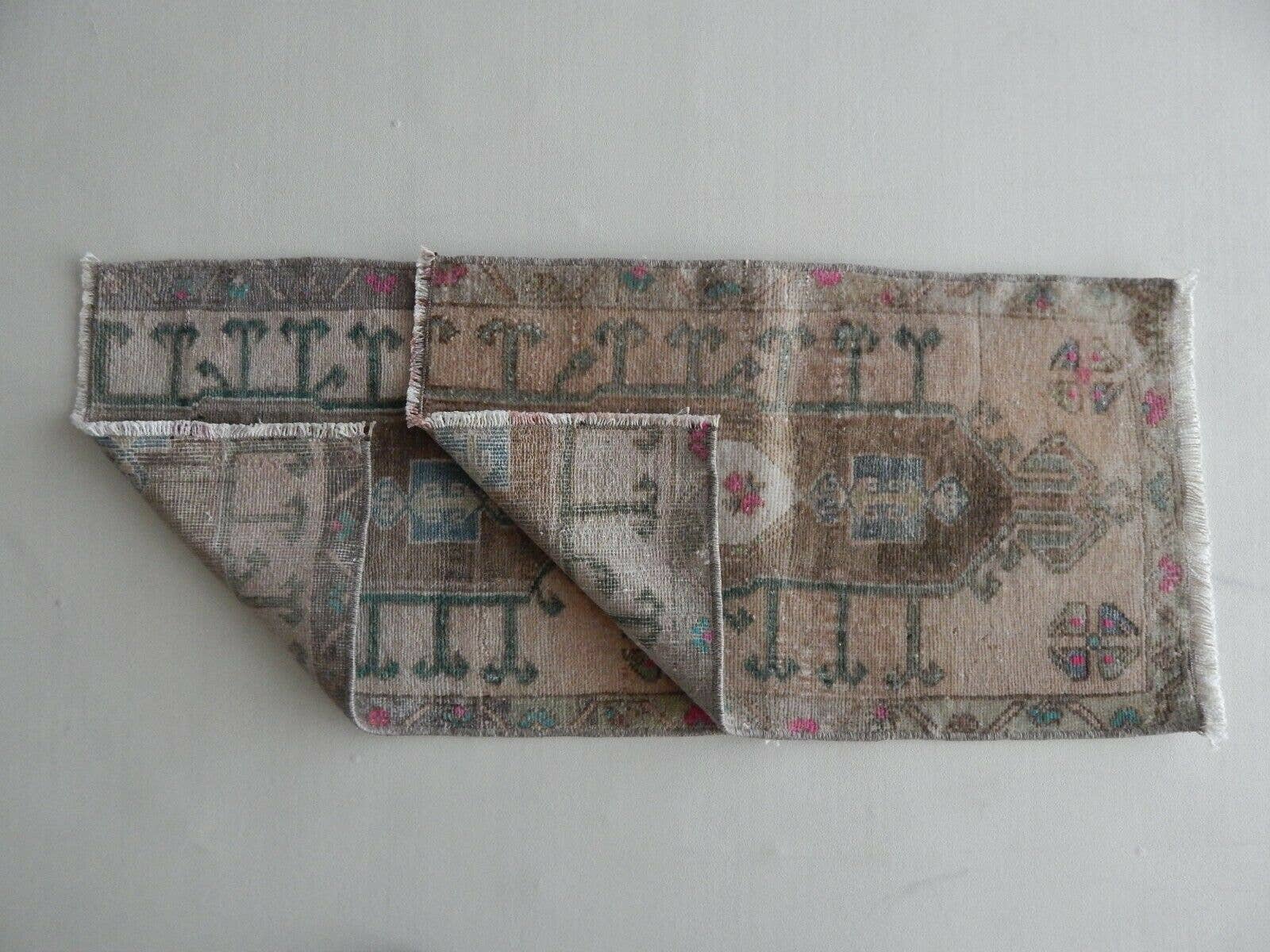 Vintage Oushak Yastik Rugs Set of 2 | 17'' x 24''