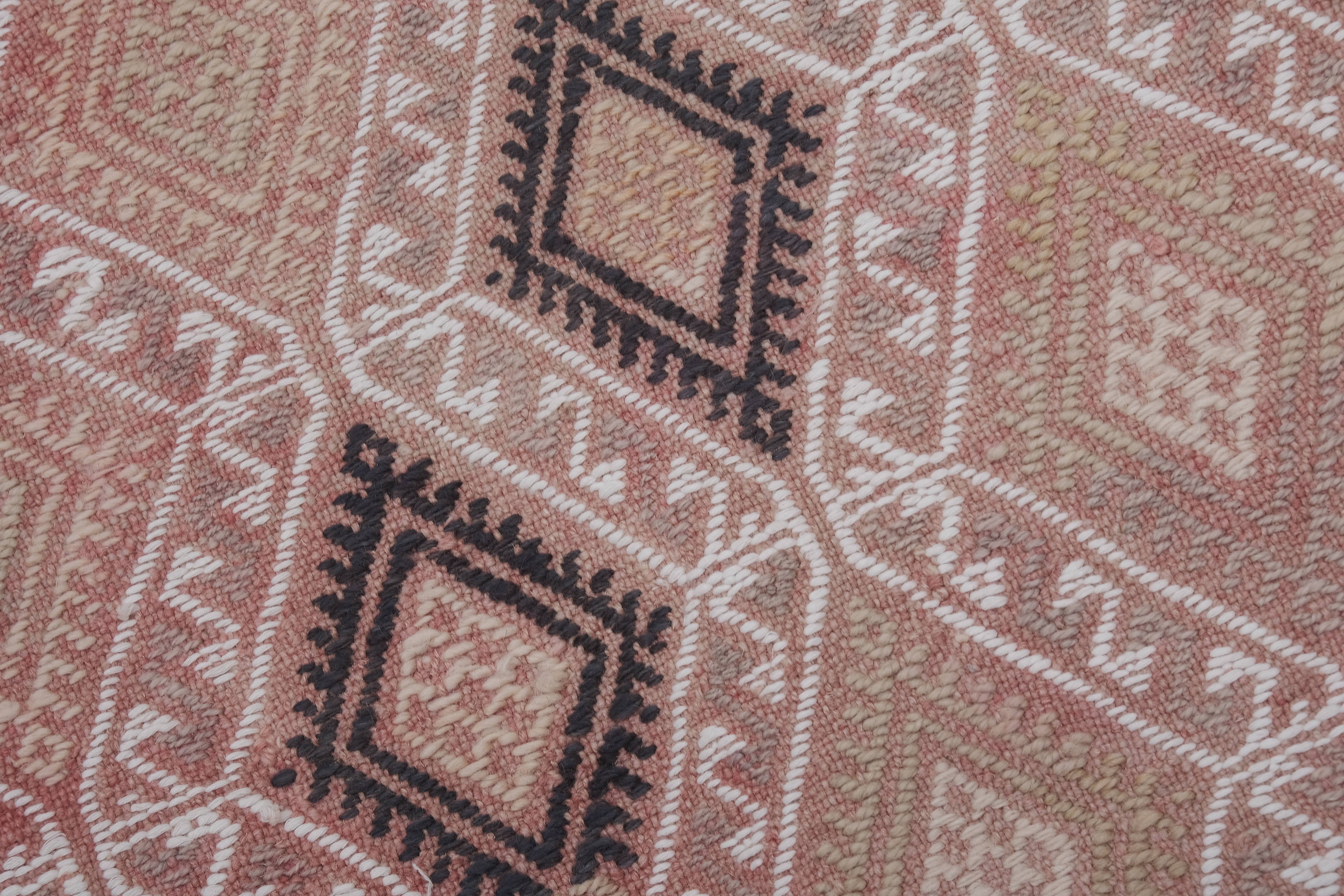 Vintage Turkish Kilim Rug 5'1'' x 8'2''