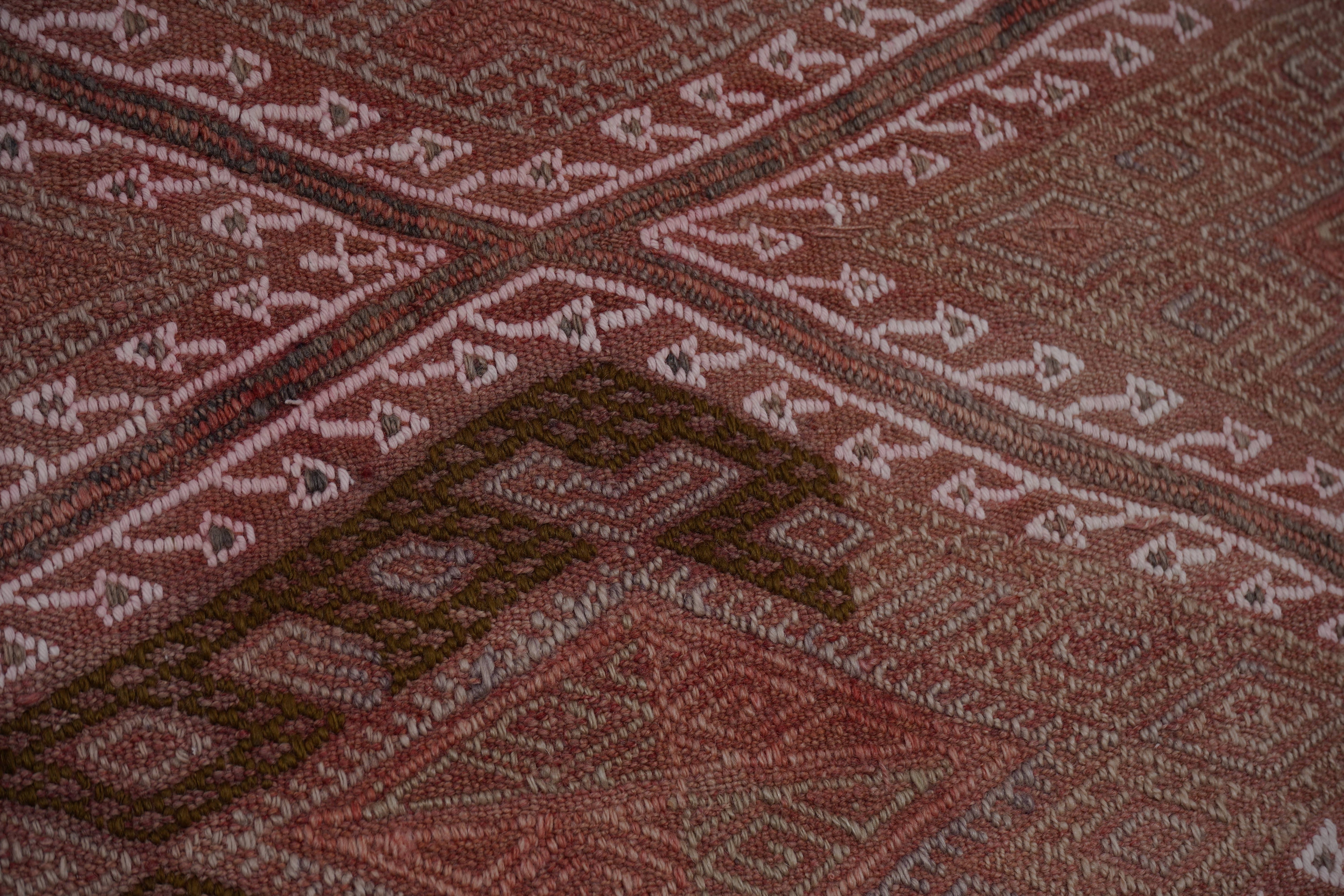 Vintage Turkish Kilim Rug 5'7'' x 7'5''