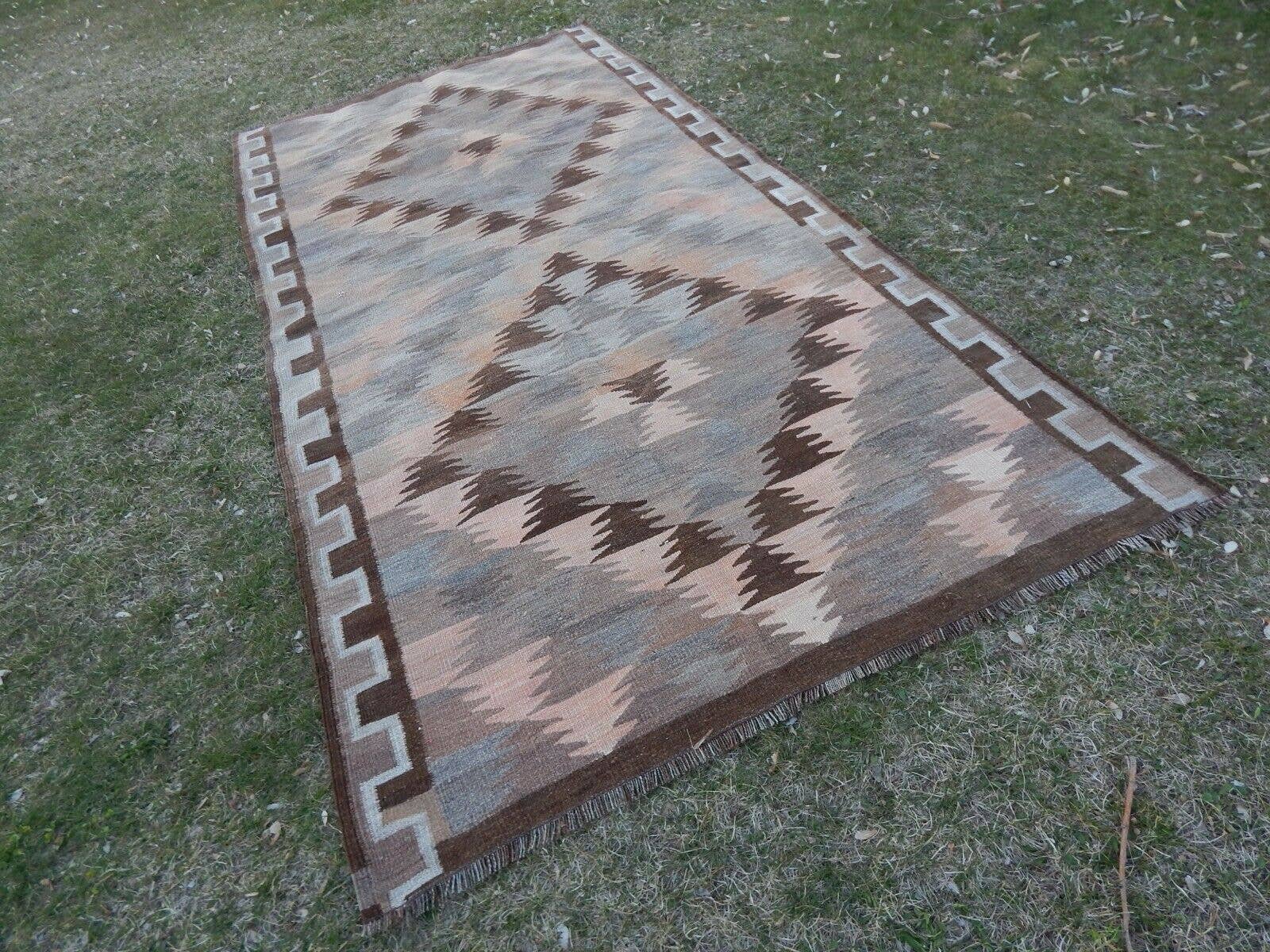 Vintage Turkish Kilim Rug 4'8'' x 9'4''