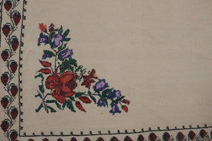 Vintage Turkish Kilim Rug 5'5'' x 8'2''