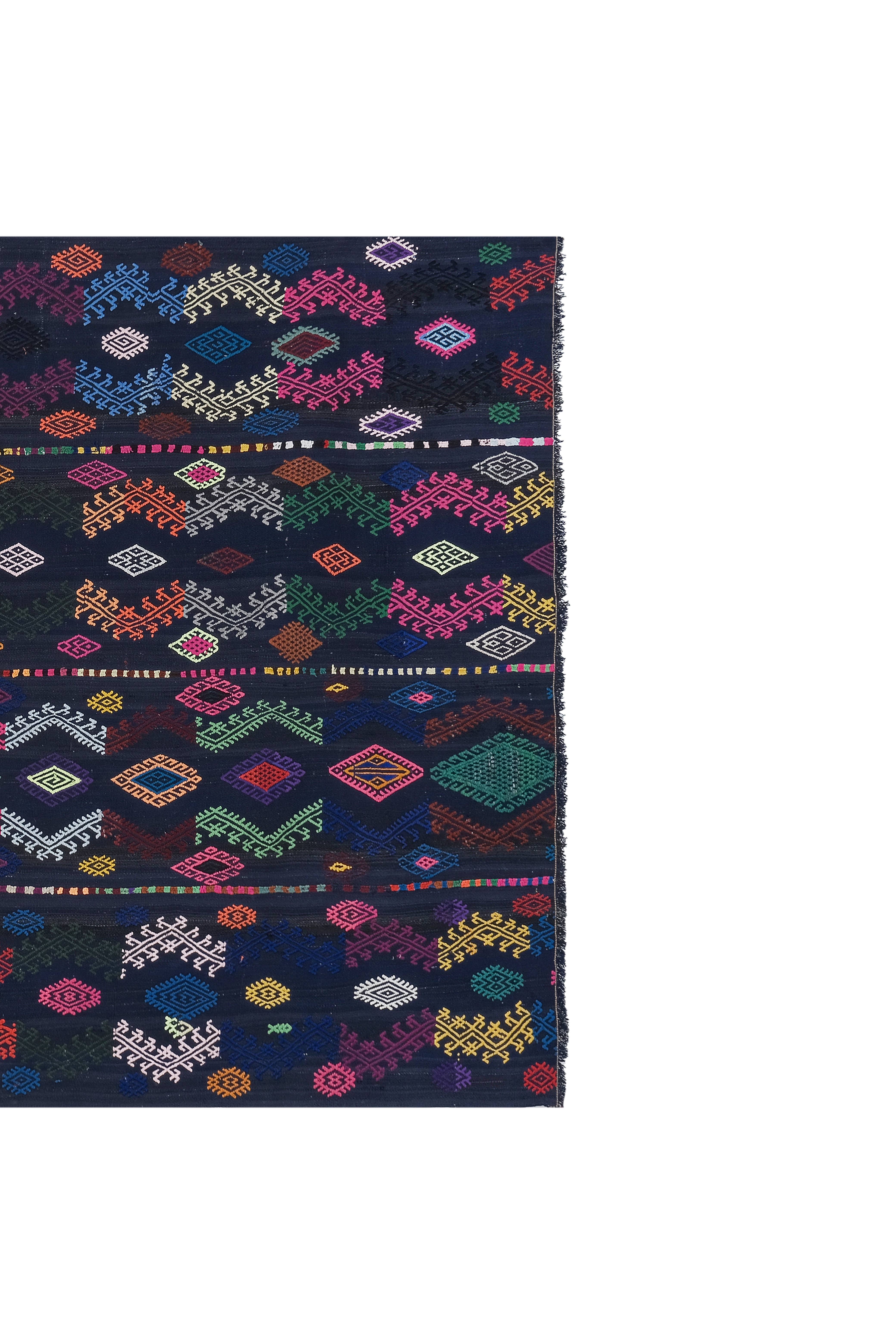 Vintage Kurdish Kilim Rug 5'7'' x 9'8''