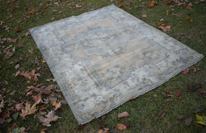 Vintage Turkish Karapinar Rug 4'11'' x 6'7''