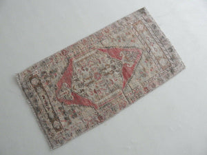 Vintage Sivas Rug 21'' x 38''
