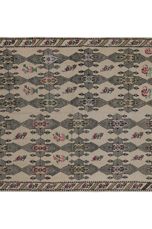 Vintage Turkish Kilim Rug 5'6'' x 7'6''
