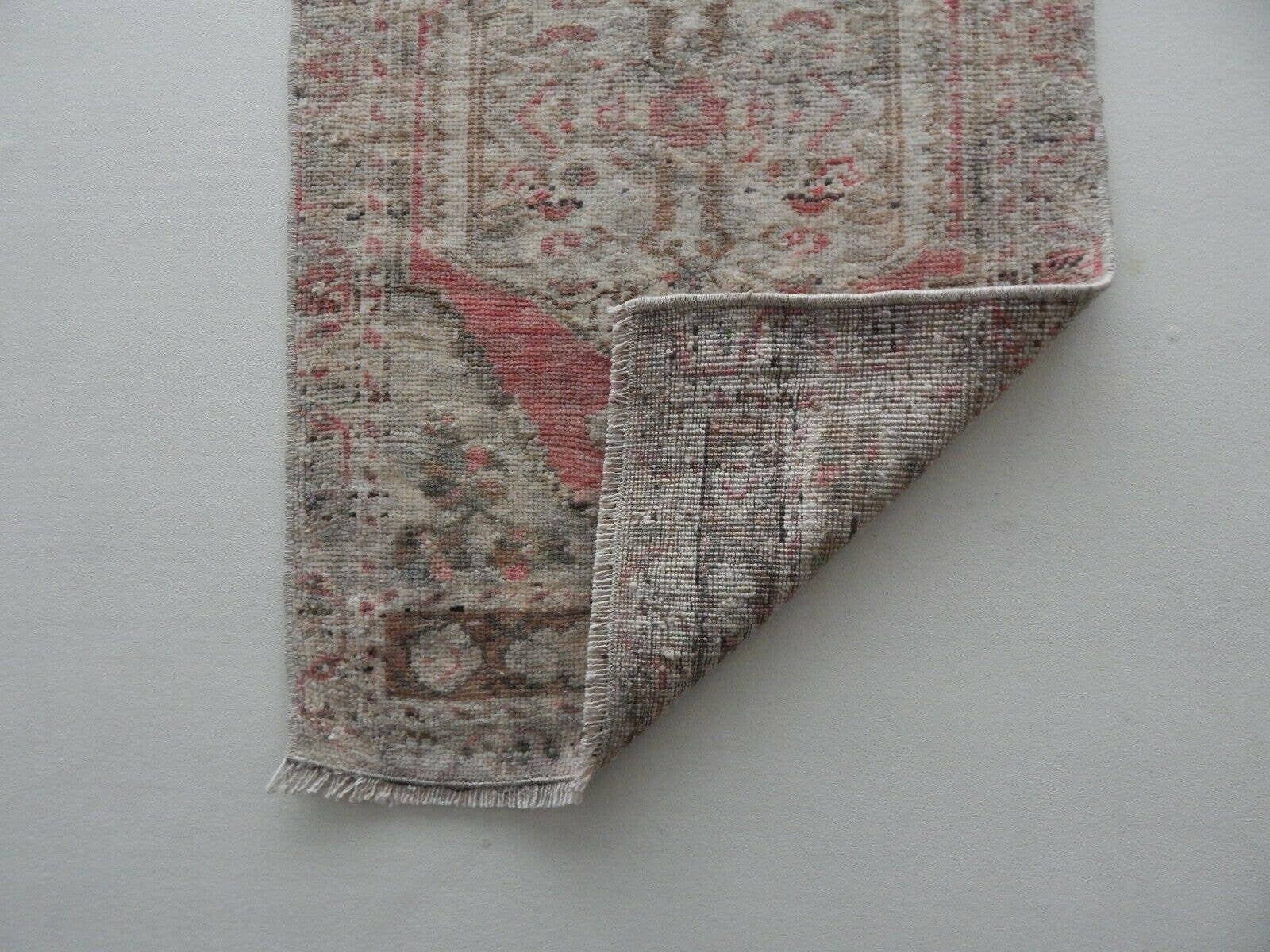 Vintage Sivas Rug 21'' x 38''