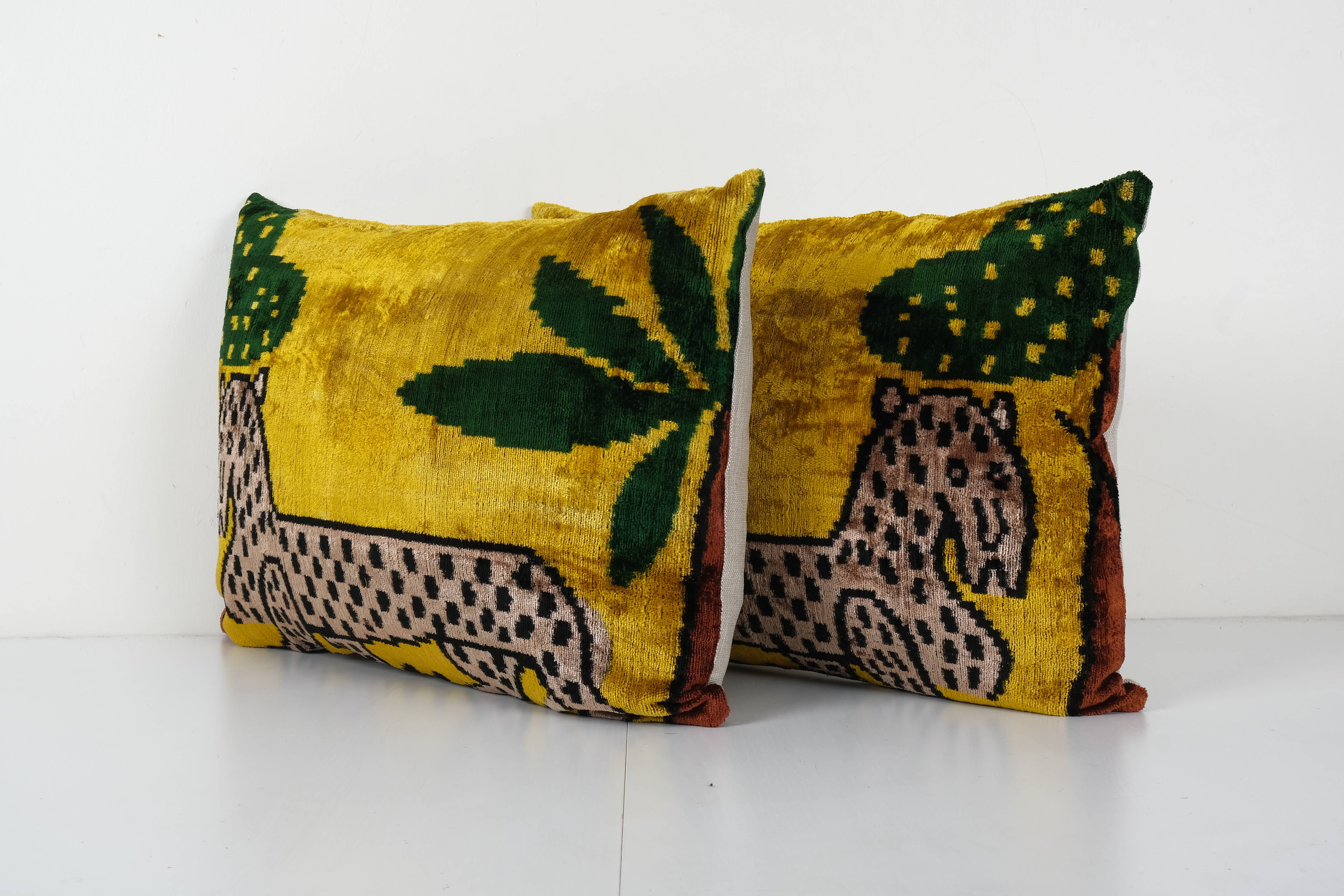 Tiger Silk Ikat Velvet Pillow Cover Set of 2 | 16'' x 24''